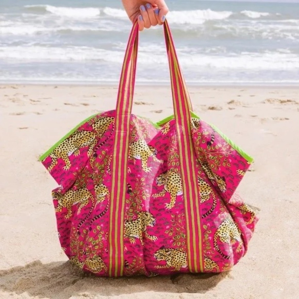 NWT Printfresh Bagheera Pink Beach Bag - Picture 1 of 3